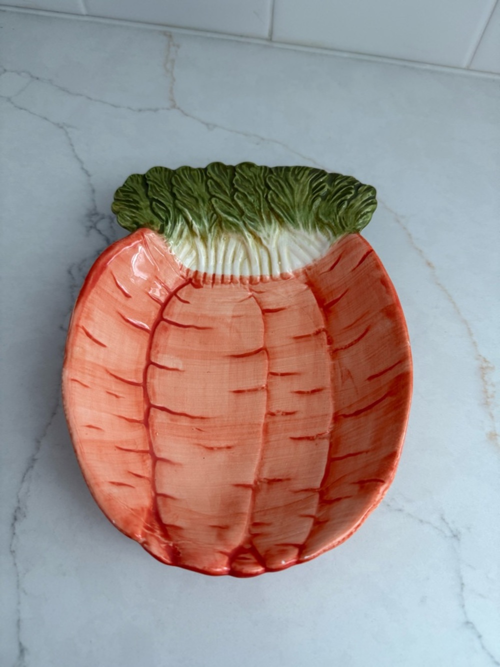 Bunch of carrots ceramic serving/side dish